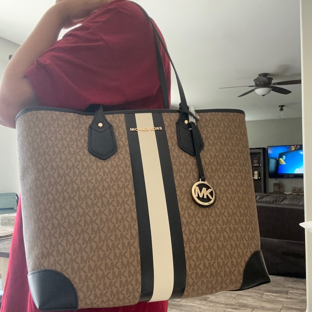 New my large tote Eva with clutch ❤️ - Picture 9 of 10